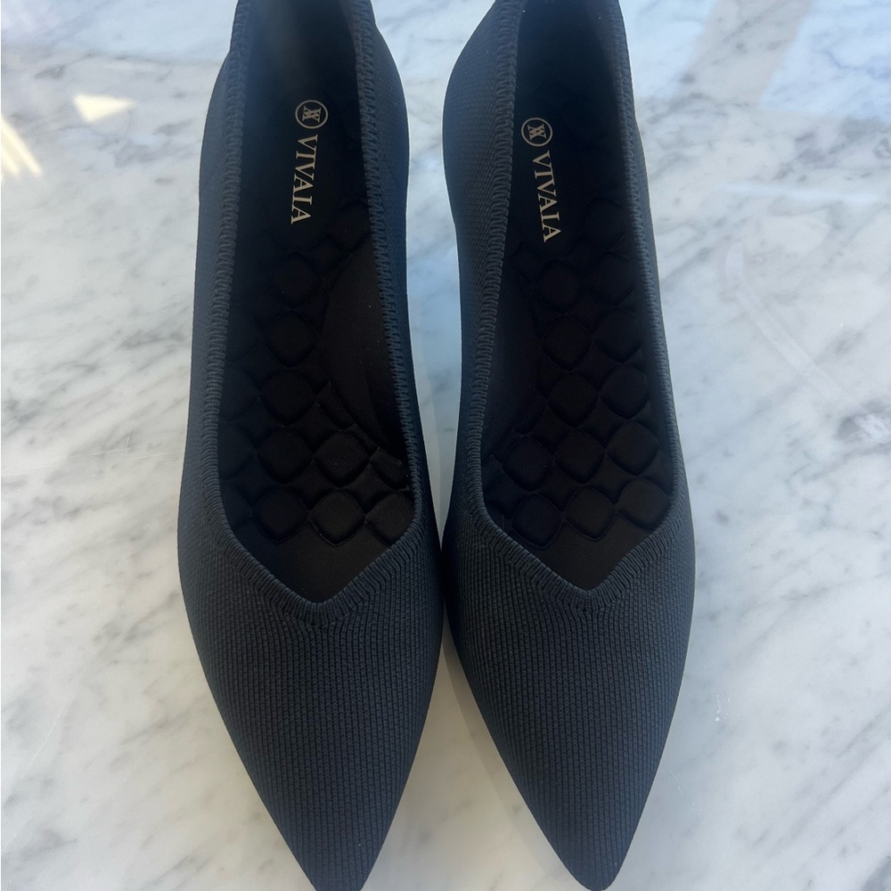 Vivaia dress shoes with Kitten heel, in black size 9 (EU 40)